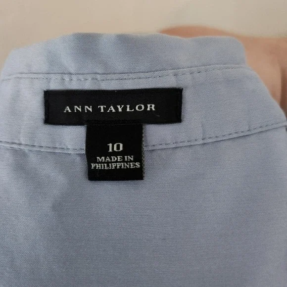 Ann Taylor Womens Blue Long Sleeve Button Down Blouse Shirt Size 10 Cotton Blend - Picture 3 of 5